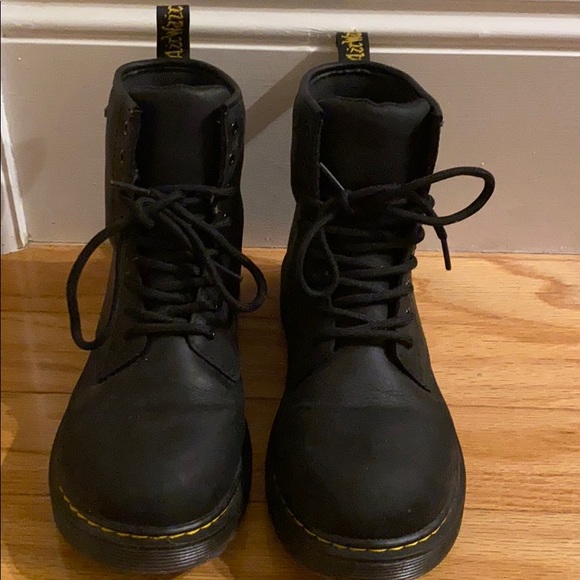 dr martens 1460 waterproof boots